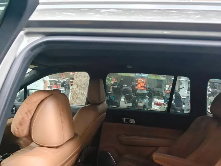 2020 Li ONE Range Extended 131HP REEV 40.5KWH,autocango,china used car exporter,china ev exporter,chinese used car exporter,chinese used ev exporter