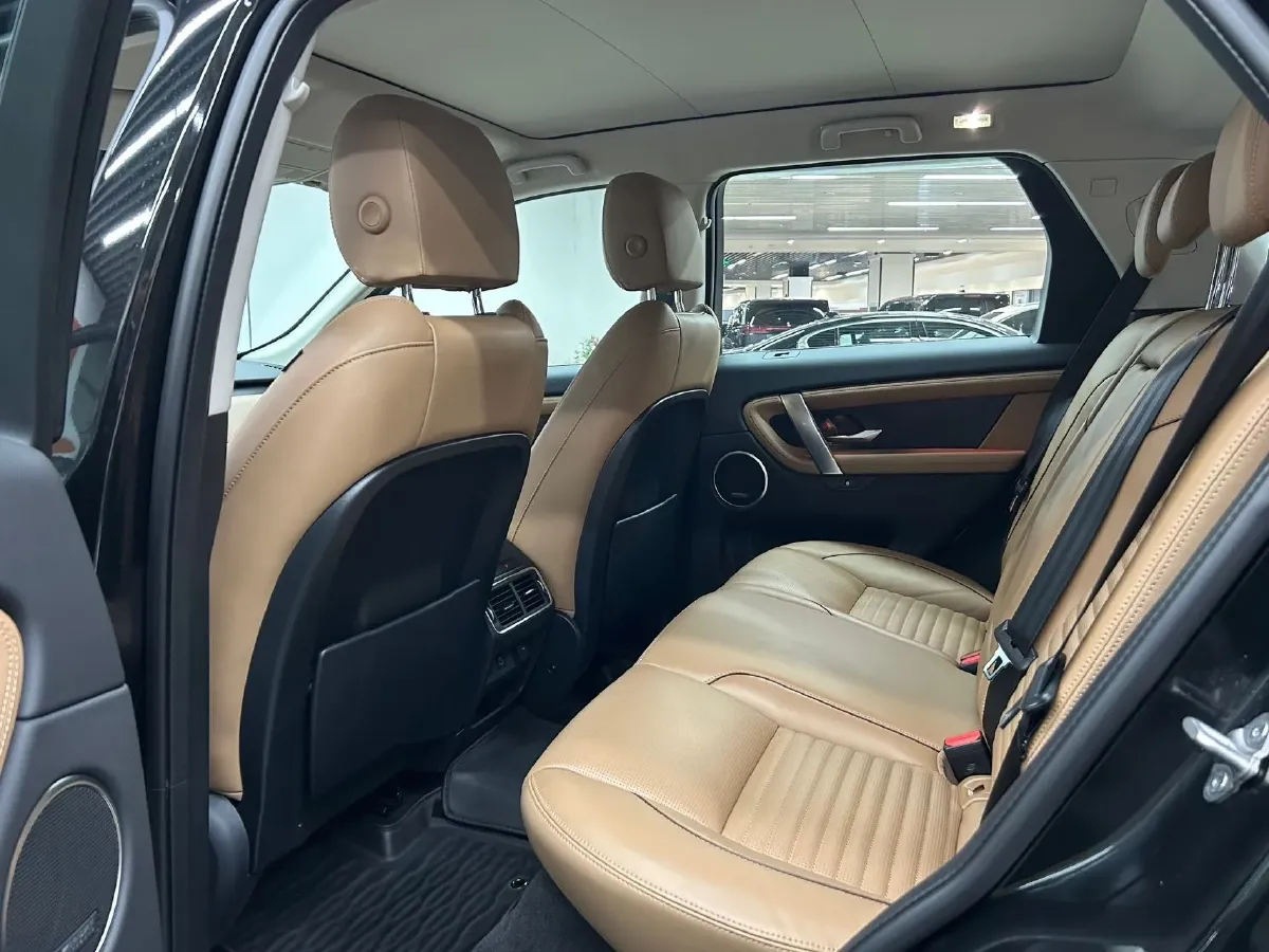 2024 Land Rover Discovery Sport 2.0T 249HP L4 9AT,autocango,china used car exporter,china ev exporter,chinese used car exporter,chinese used ev exporter