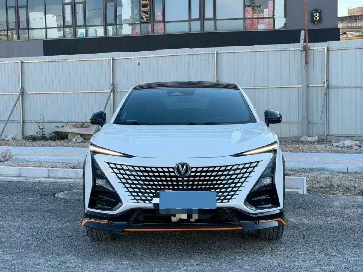 2022 ChangAn UNI-T 1.5T 188HP L4 7DCT,autocango,china used car exporter,china ev exporter,chinese used car exporter,chinese used ev exporter