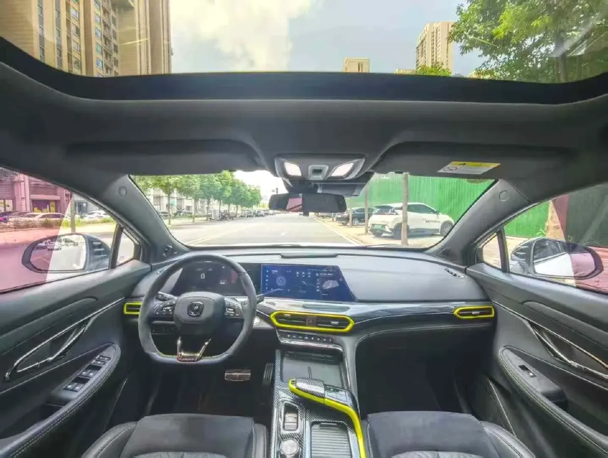 2022 ChangAn UNI-T 1.5T 188HP L4 7DCT,autocango,china used car exporter,china ev exporter,chinese used car exporter,chinese used ev exporter