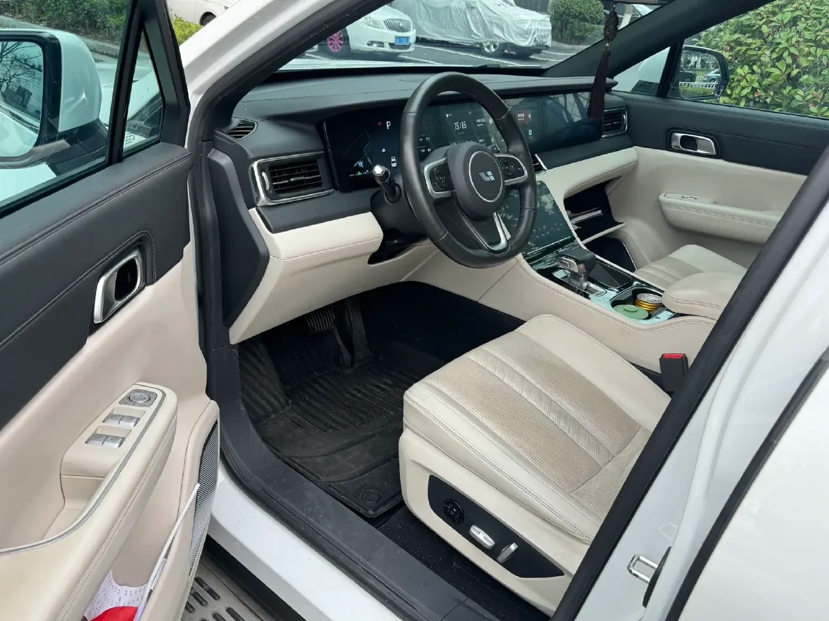 2020 Li ONE Range Extended 131HP REEV 40.5KWH,autocango,china used car exporter,china ev exporter,chinese used car exporter,chinese used ev exporter