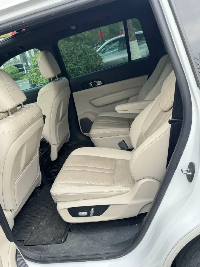 2020 Li ONE Range Extended 131HP REEV 40.5KWH,autocango,china used car exporter,china ev exporter,chinese used car exporter,chinese used ev exporter