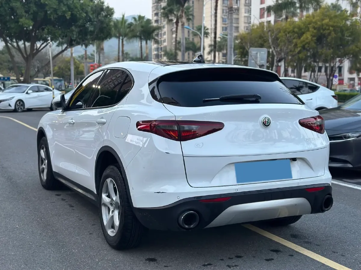 2017 Jaguar XE 2.0T 240HP L4 8AT,autocango,china used car exporter,china ev exporter,chinese used car exporter,chinese used ev exporter