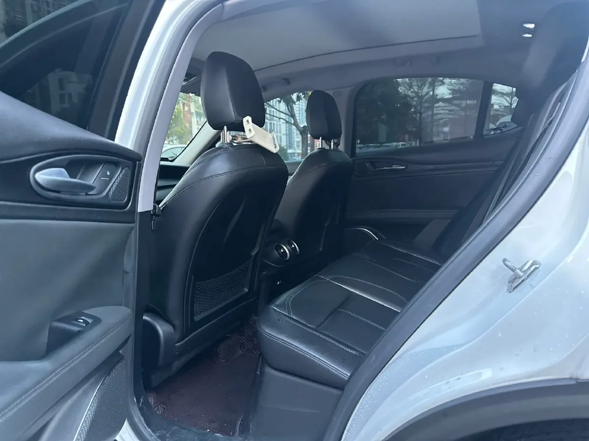 2017 Jaguar XE 2.0T 240HP L4 8AT,autocango,china used car exporter,china ev exporter,chinese used car exporter,chinese used ev exporter