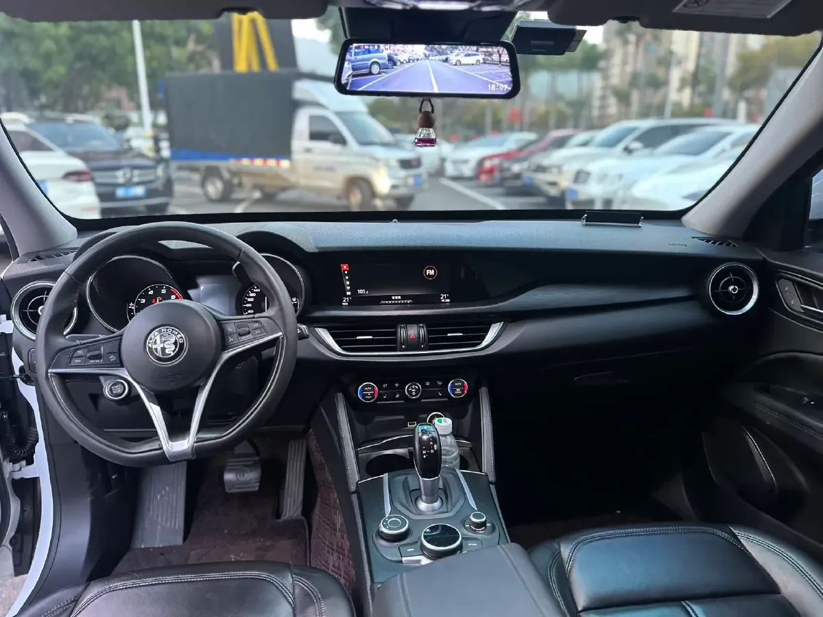 2017 Jaguar XE 2.0T 240HP L4 8AT,autocango,china used car exporter,china ev exporter,chinese used car exporter,chinese used ev exporter