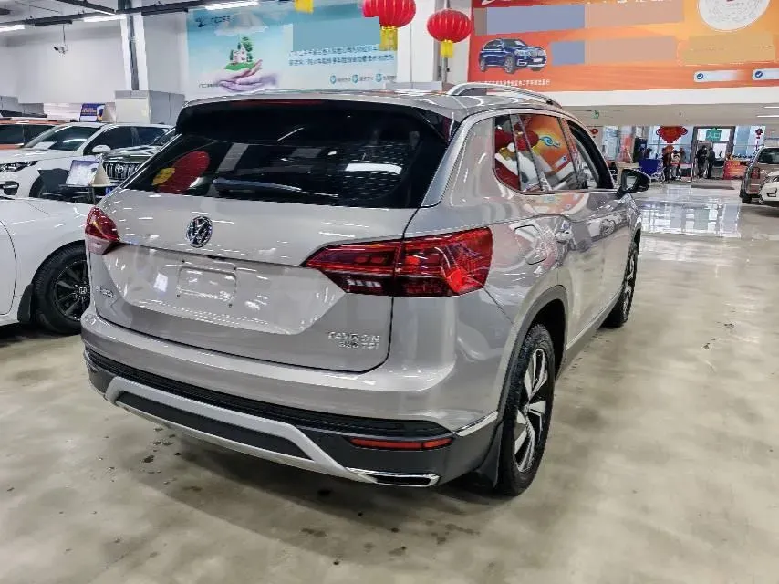 2019 Jeep Cherokee 2.0T 234HP L4 9AT,autocango,china used car exporter,china ev exporter,chinese used car exporter,chinese used ev exporter