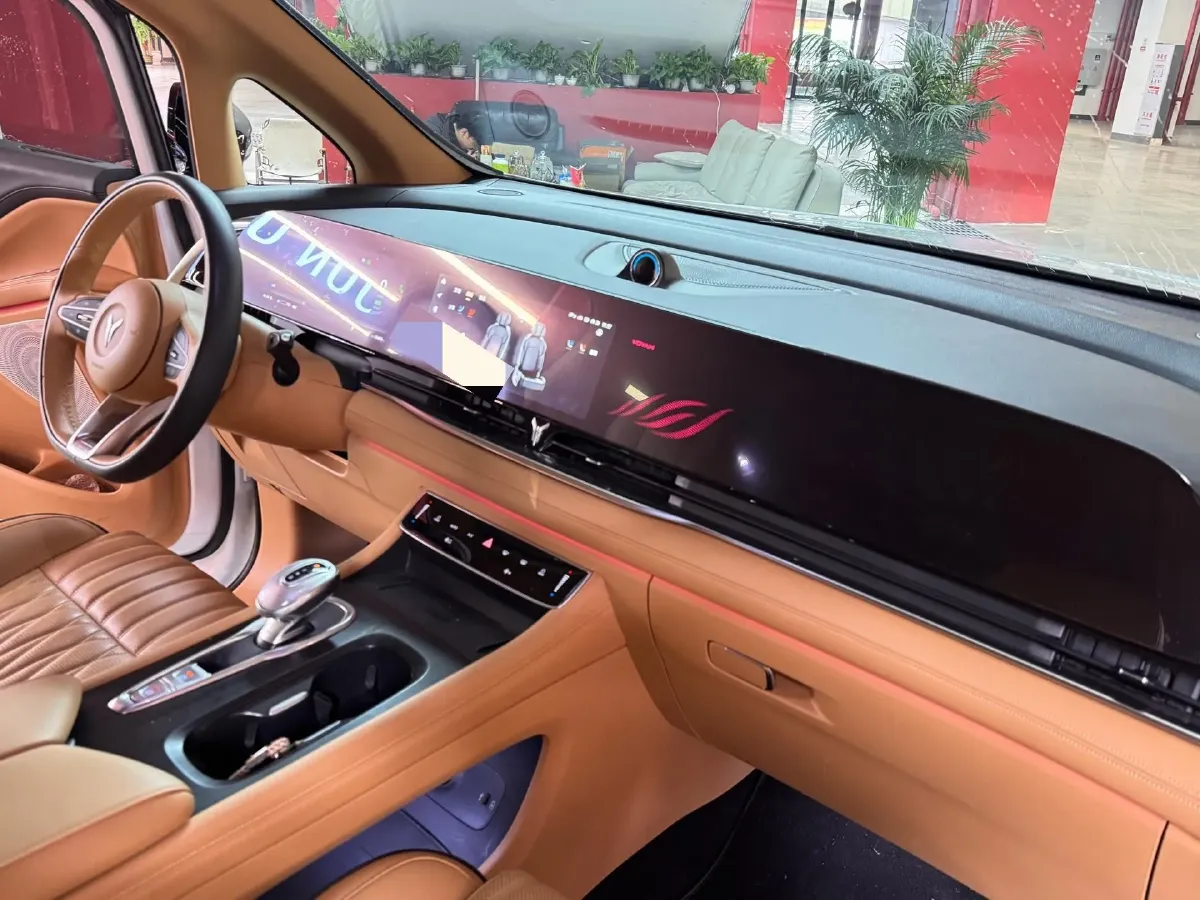 2022 Voyah Dream 1.5T 136HP L4 PHEV 25.57KWH,autocango,china used car exporter,china ev exporter,chinese used car exporter,chinese used ev exporter