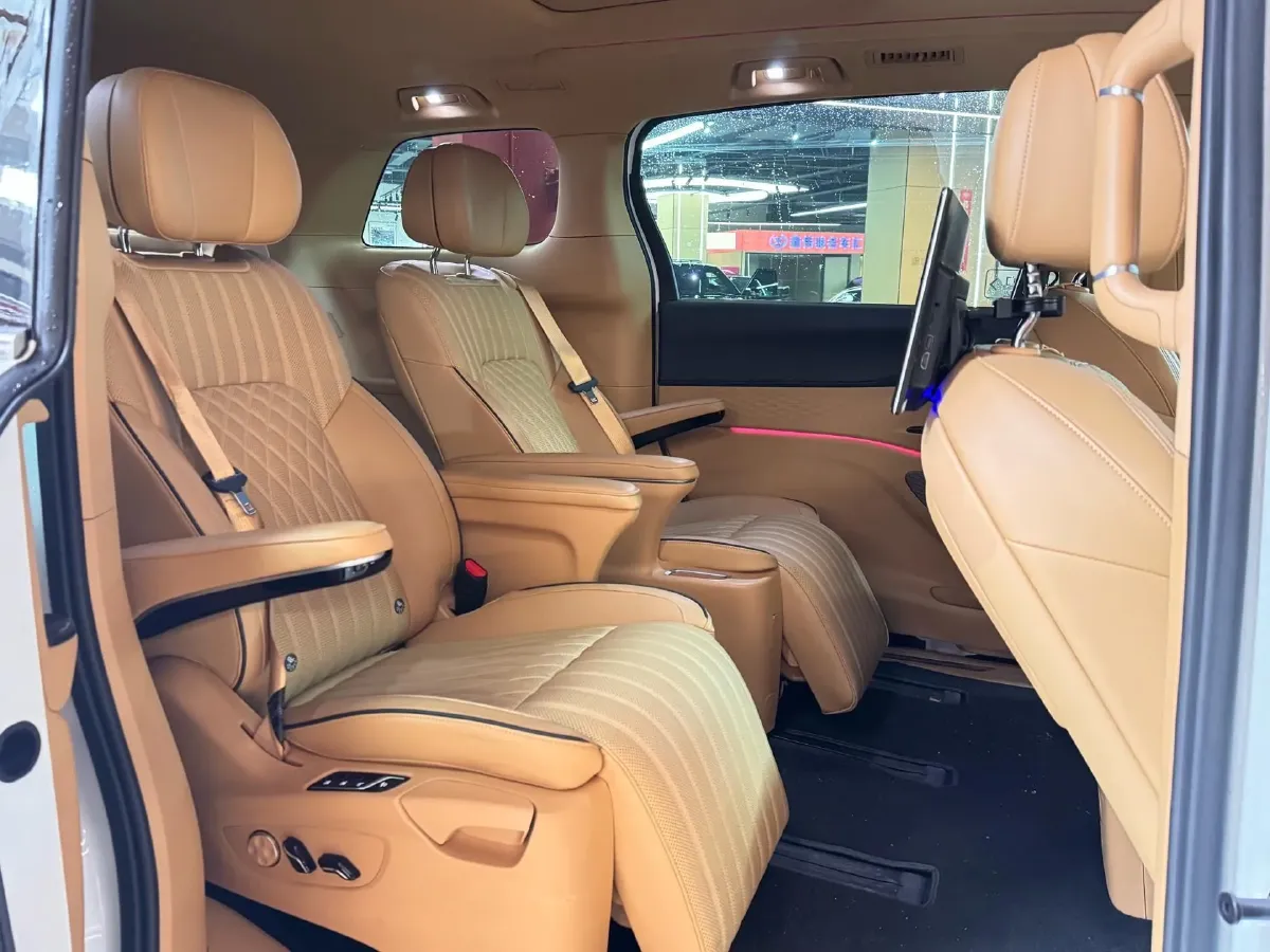 2022 Voyah Dream 1.5T 136HP L4 PHEV 25.57KWH,autocango,china used car exporter,china ev exporter,chinese used car exporter,chinese used ev exporter