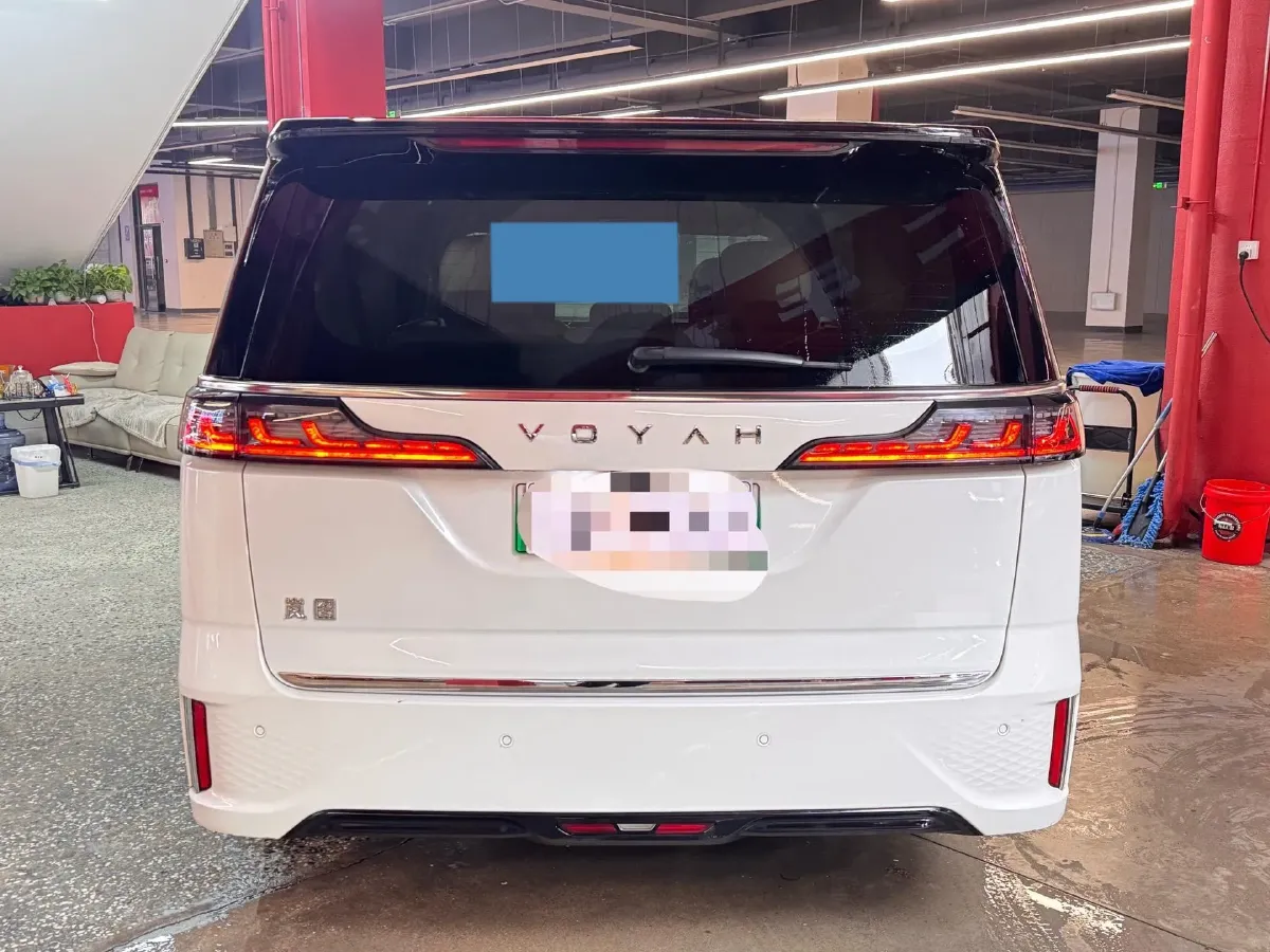 2022 Voyah Dream 1.5T 136HP L4 PHEV 25.57KWH,autocango,china used car exporter,china ev exporter,chinese used car exporter,chinese used ev exporter