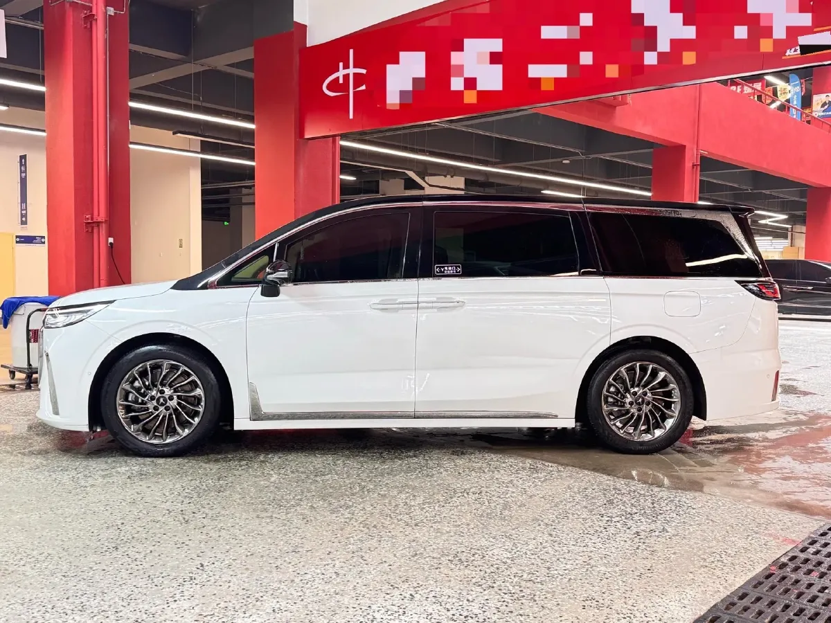 2022 Voyah Dream 1.5T 136HP L4 PHEV 25.57KWH,autocango,china used car exporter,china ev exporter,chinese used car exporter,chinese used ev exporter