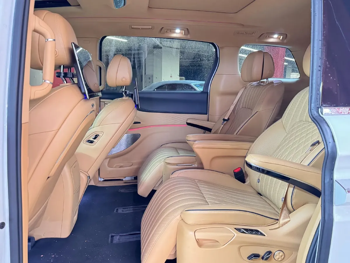 2022 Voyah Dream 1.5T 136HP L4 PHEV 25.57KWH,autocango,china used car exporter,china ev exporter,chinese used car exporter,chinese used ev exporter