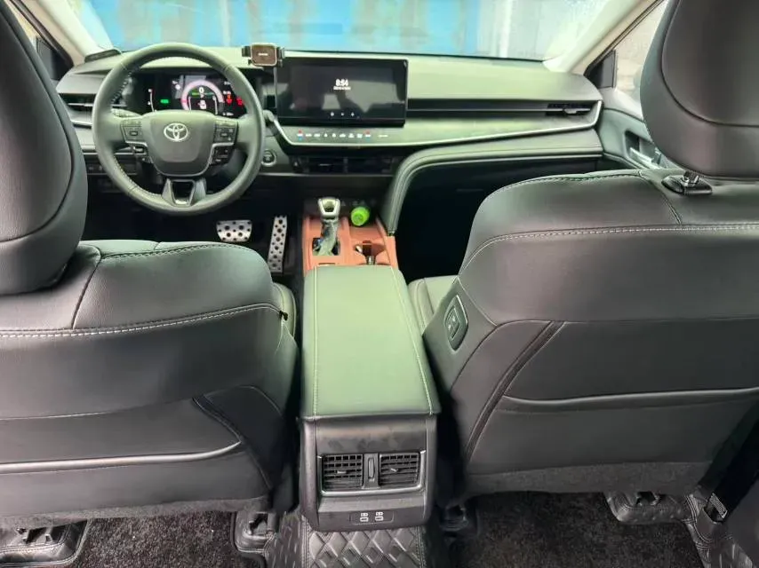 2025 Toyota Camry 2.0L 152HP L4 E-CVT Hybrid,autocango,china used car exporter,china ev exporter,chinese used car exporter,chinese used ev exporter