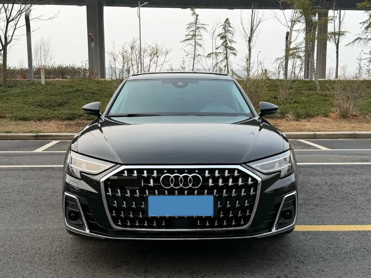2025 Audi A8 2.0T 265HP L4 8AT,autocango,china used car exporter,china ev exporter,chinese used car exporter,chinese used ev exporter