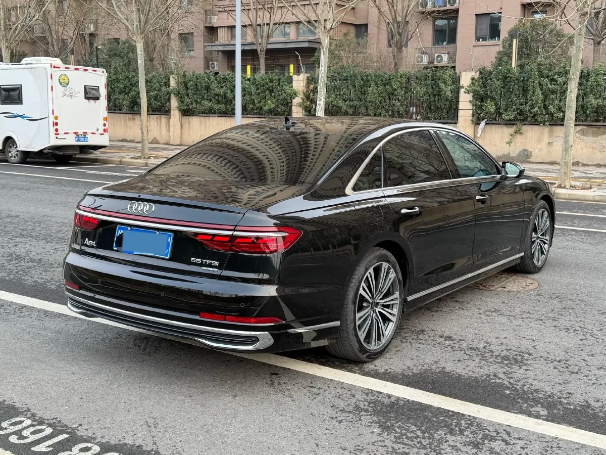 2025 Audi A8 2.0T 265HP L4 8AT,autocango,china used car exporter,china ev exporter,chinese used car exporter,chinese used ev exporter