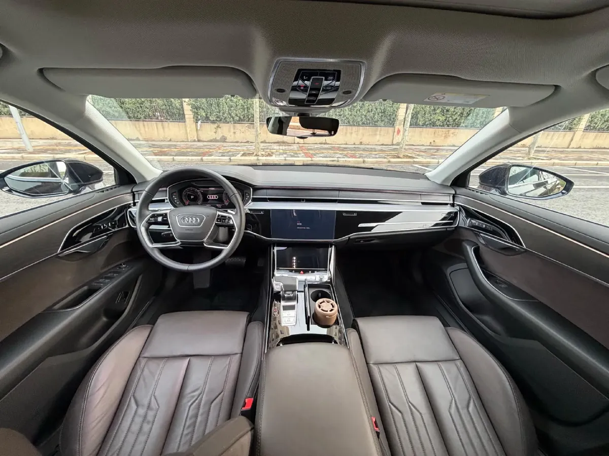 2025 Audi A8 2.0T 265HP L4 8AT,autocango,china used car exporter,china ev exporter,chinese used car exporter,chinese used ev exporter