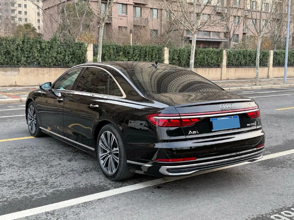 2025 Audi A8 2.0T 265HP L4 8AT,autocango,china used car exporter,china ev exporter,chinese used car exporter,chinese used ev exporter