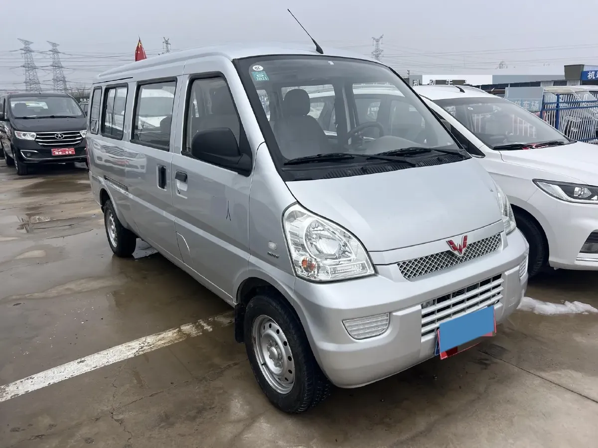 2017 WuLing RongGuang 1.5L 107HP L4 5MT,autocango,china used car exporter,china ev exporter,chinese used car exporter,chinese used ev exporter