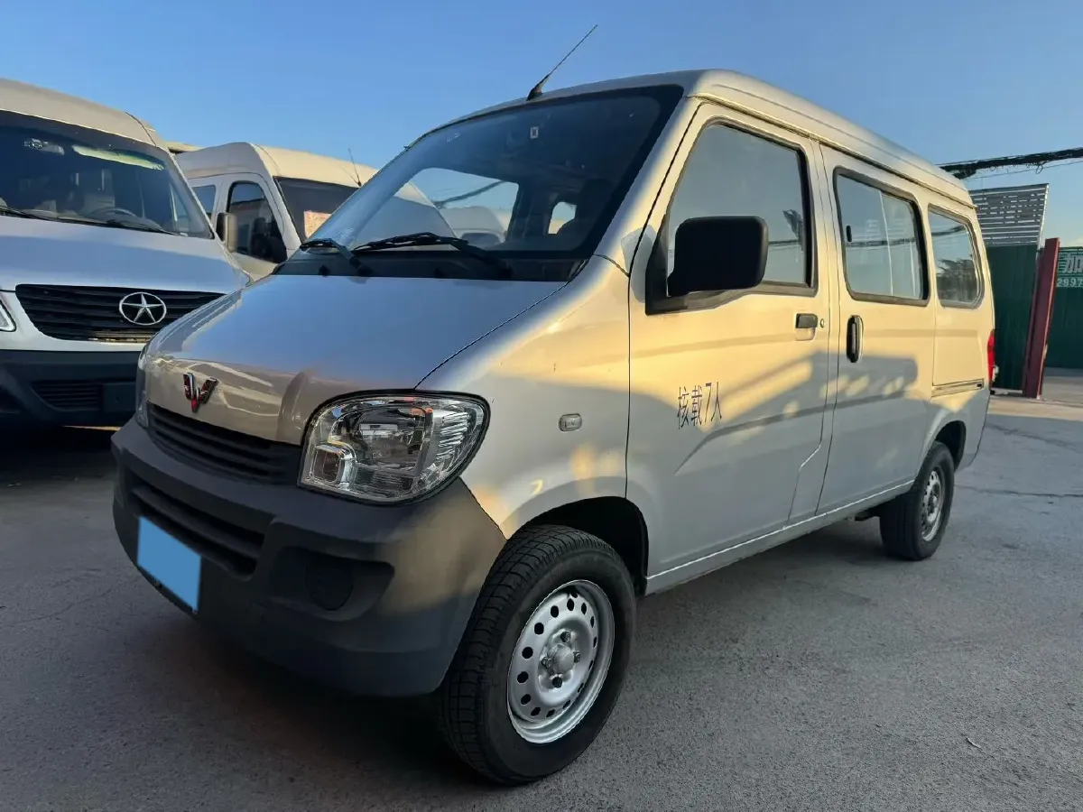 2020 WuLing ZhiGuang 1.2L 76HP L4 5MT,autocango,china used car exporter,china ev exporter,chinese used car exporter,chinese used ev exporter