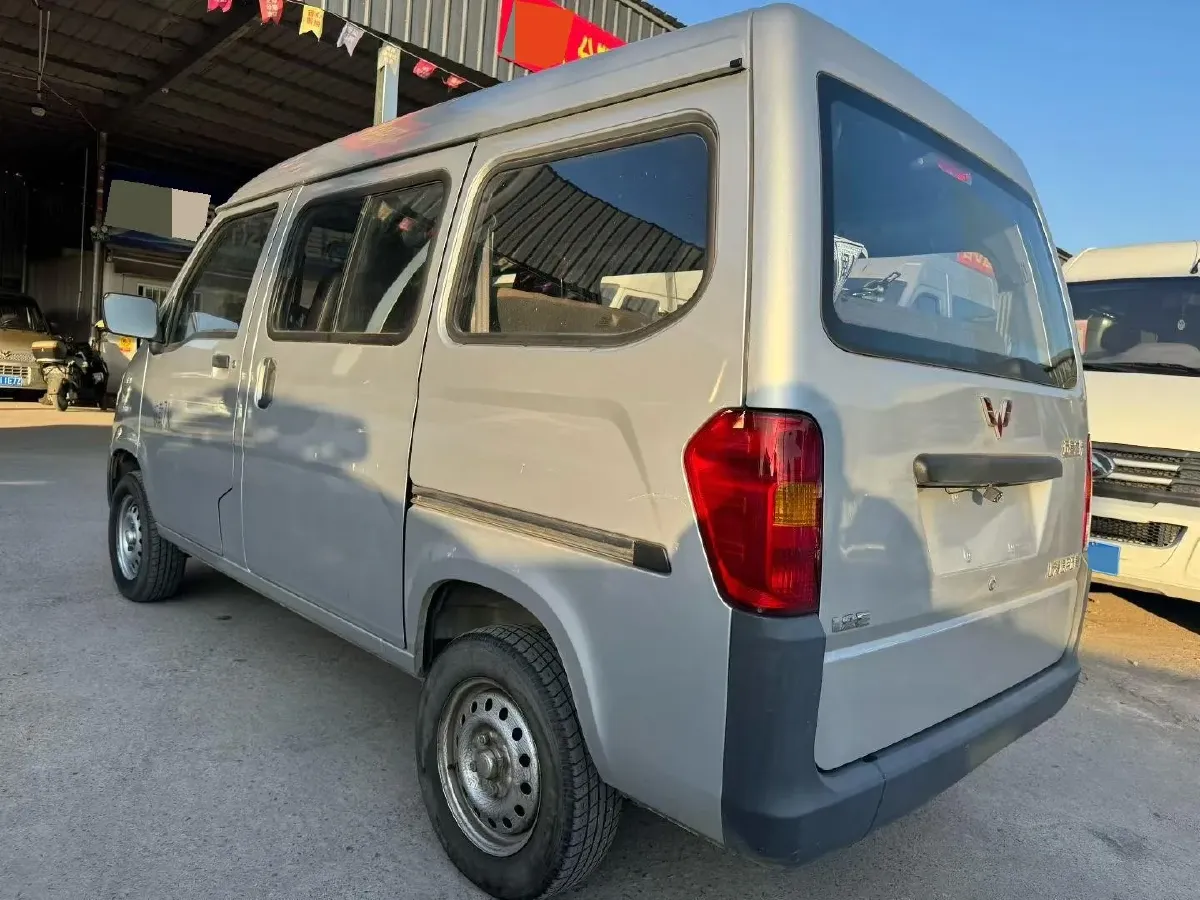 2020 WuLing ZhiGuang 1.2L 76HP L4 5MT,autocango,china used car exporter,china ev exporter,chinese used car exporter,chinese used ev exporter