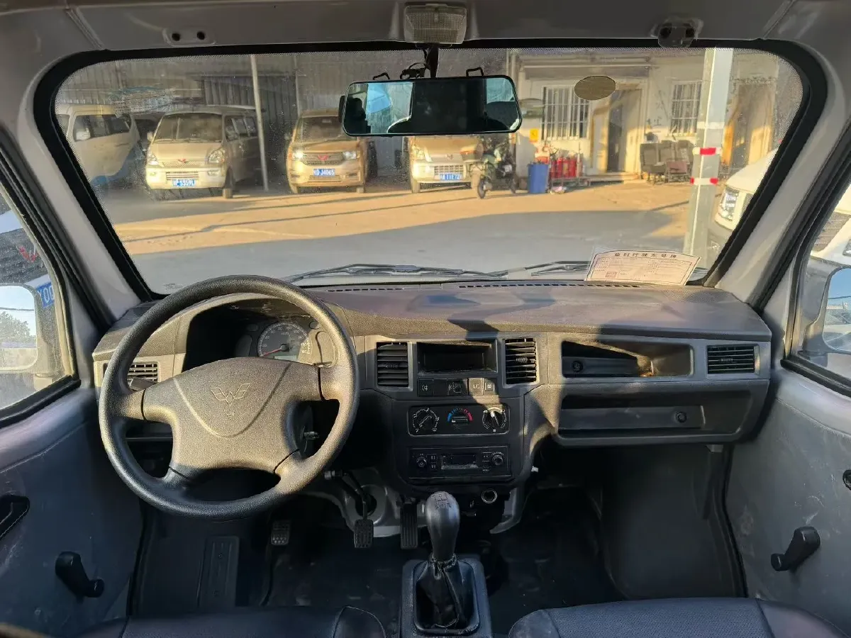 2020 WuLing ZhiGuang 1.2L 76HP L4 5MT,autocango,china used car exporter,china ev exporter,chinese used car exporter,chinese used ev exporter