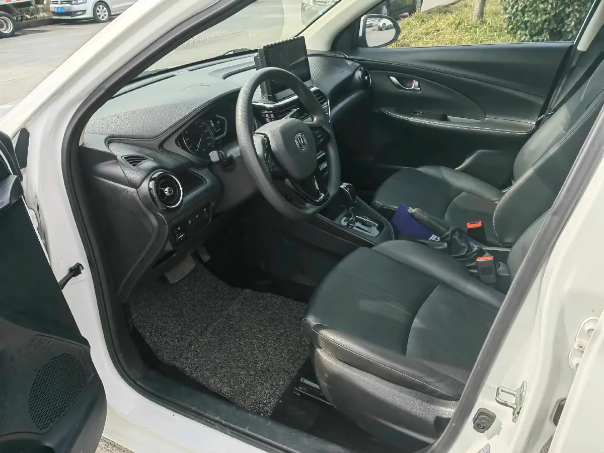 2019 ChangAn Alsvin 1.5L 107HP L4 5DCT,autocango,china used car exporter,china ev exporter,chinese used car exporter,chinese used ev exporter