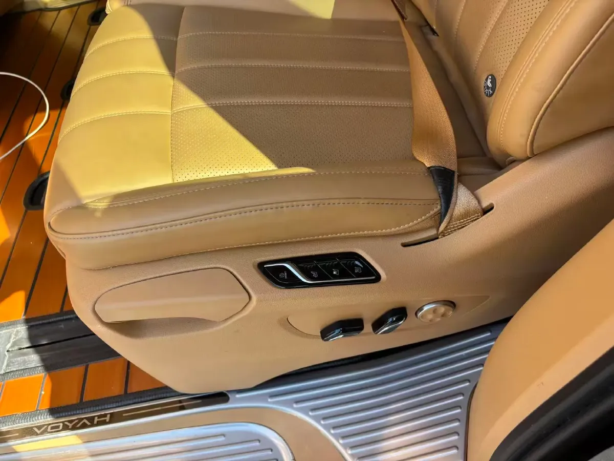 2022 Voyah Dream 1.5T 136HP L4 PHEV 25.57KWH,autocango,china used car exporter,china ev exporter,chinese used car exporter,chinese used ev exporter