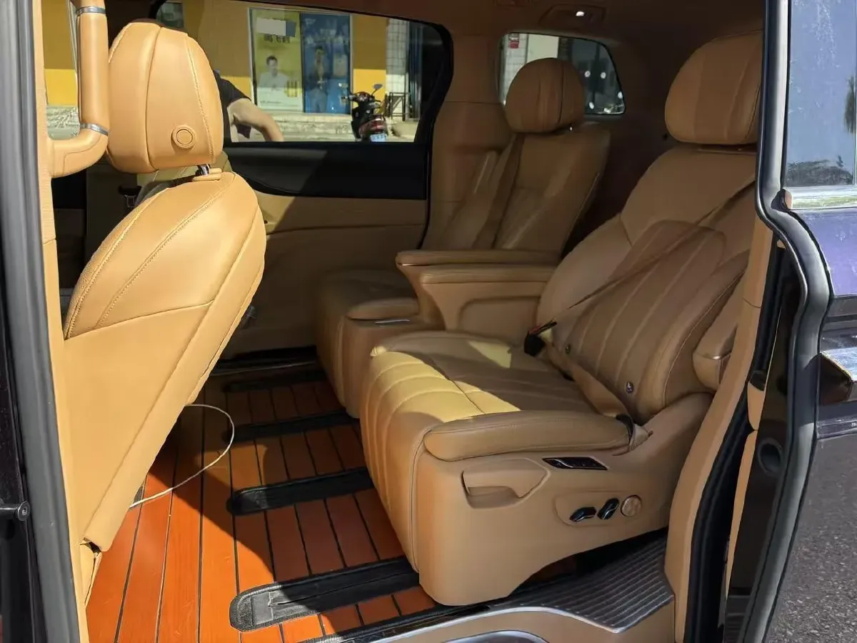 2022 Voyah Dream 1.5T 136HP L4 PHEV 25.57KWH,autocango,china used car exporter,china ev exporter,chinese used car exporter,chinese used ev exporter