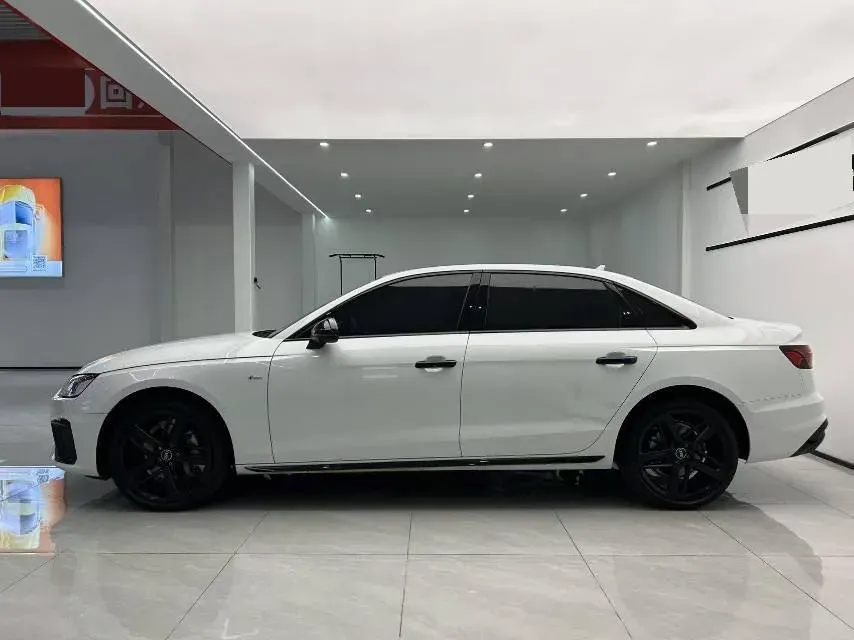 2024 Audi A4L 2.0T 190HP L4 7DCT,autocango,china used car exporter,china ev exporter,chinese used car exporter,chinese used ev exporter