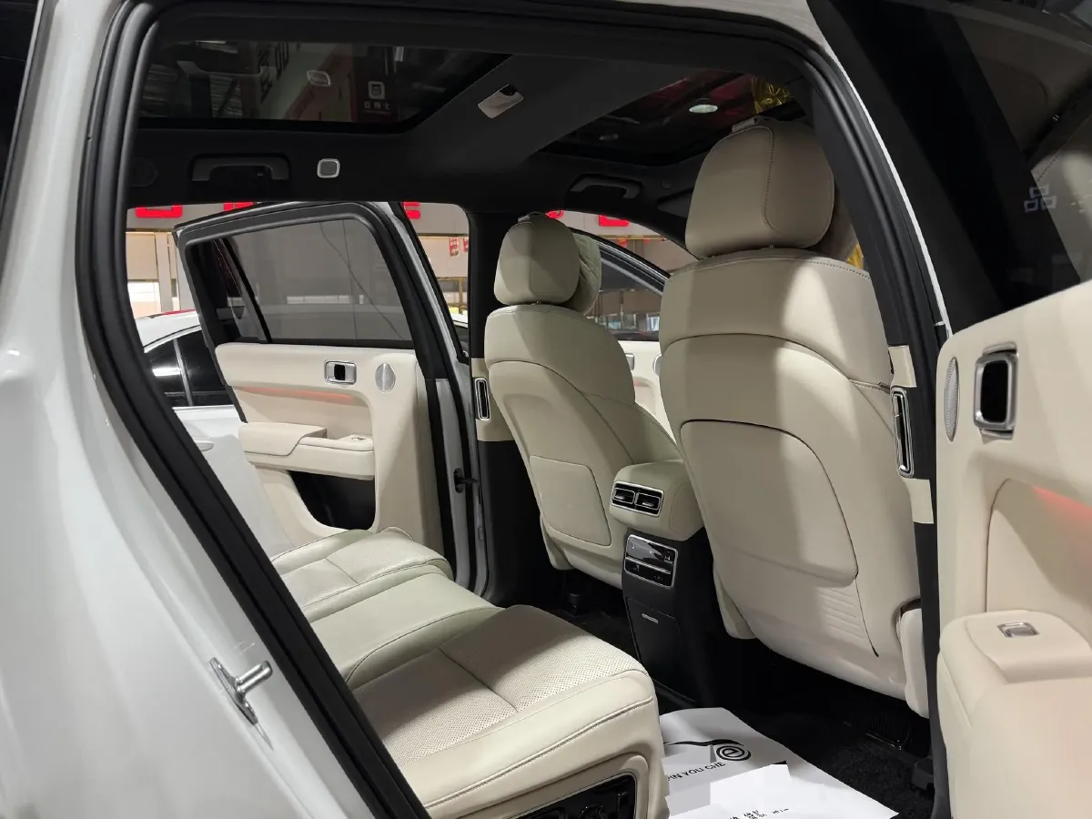 2023 Li L7 Range Extended 154HP REEV 40.9KWH,autocango,china used car exporter,china ev exporter,chinese used car exporter,chinese used ev exporter