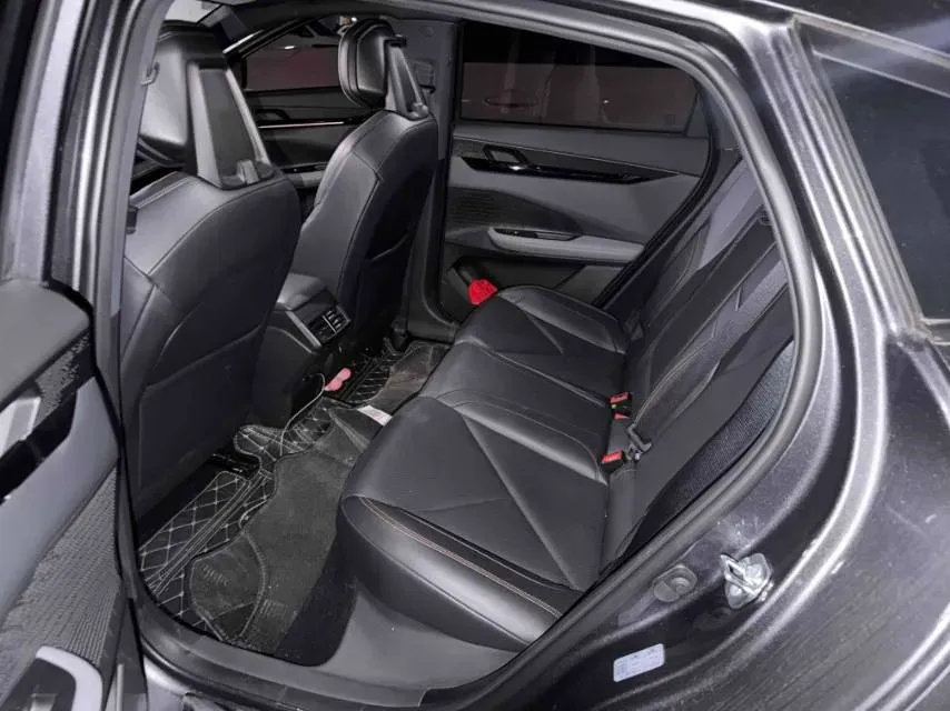 2022 ChangAn UNI-V 1.5T 188HP L4 7DCT,autocango,china used car exporter,china ev exporter,chinese used car exporter,chinese used ev exporter