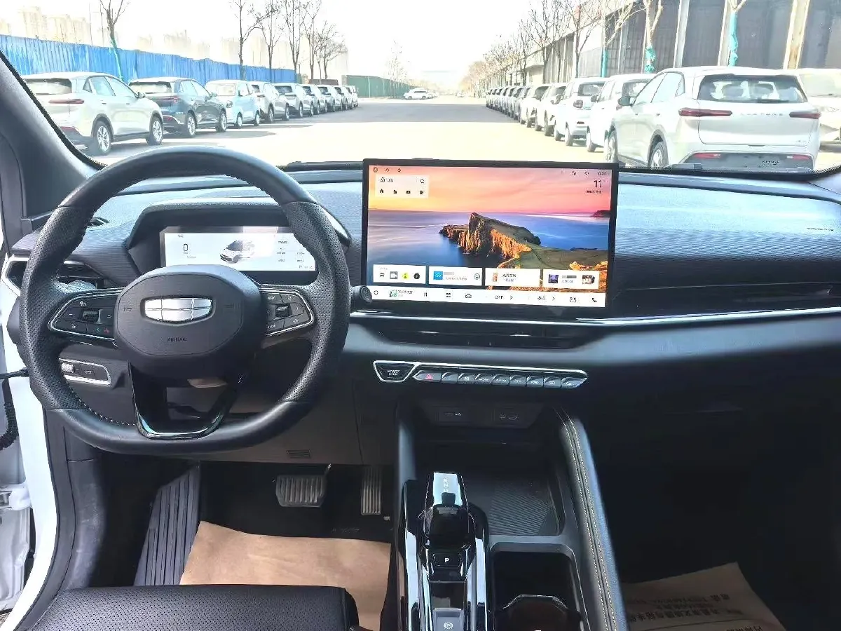 2025 Geely Coolray 1.5T 181HP L4 7DCT,autocango,china used car exporter,china ev exporter,chinese used car exporter,chinese used ev exporter