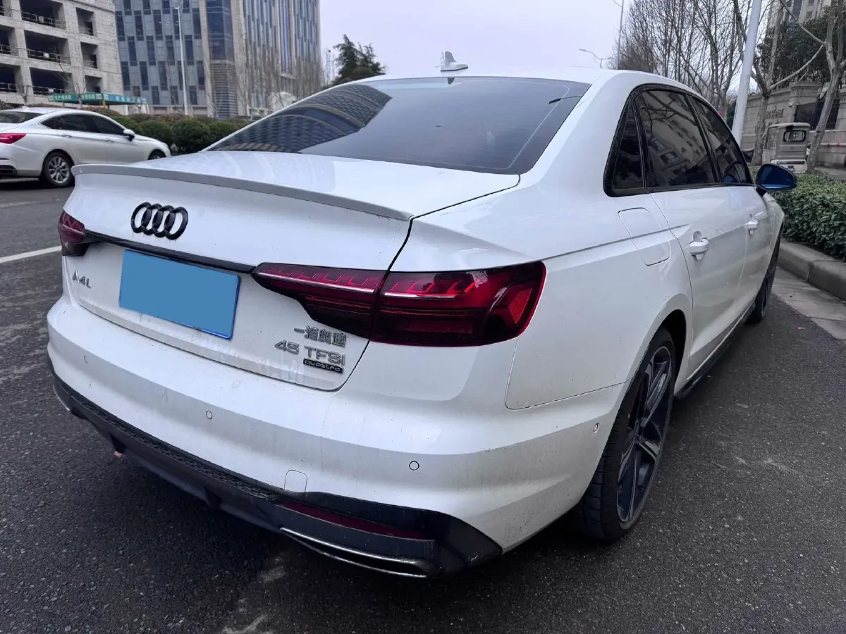 2022 Audi A4L 2.0T 252HP L4 7DCT,autocango,china used car exporter,china ev exporter,chinese used car exporter,chinese used ev exporter