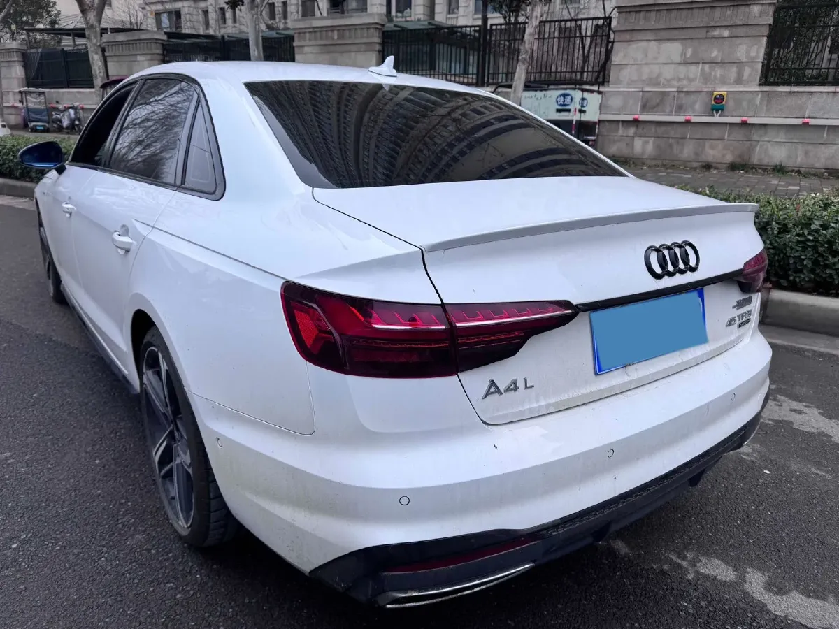 2022 Audi A4L 2.0T 252HP L4 7DCT,autocango,china used car exporter,china ev exporter,chinese used car exporter,chinese used ev exporter