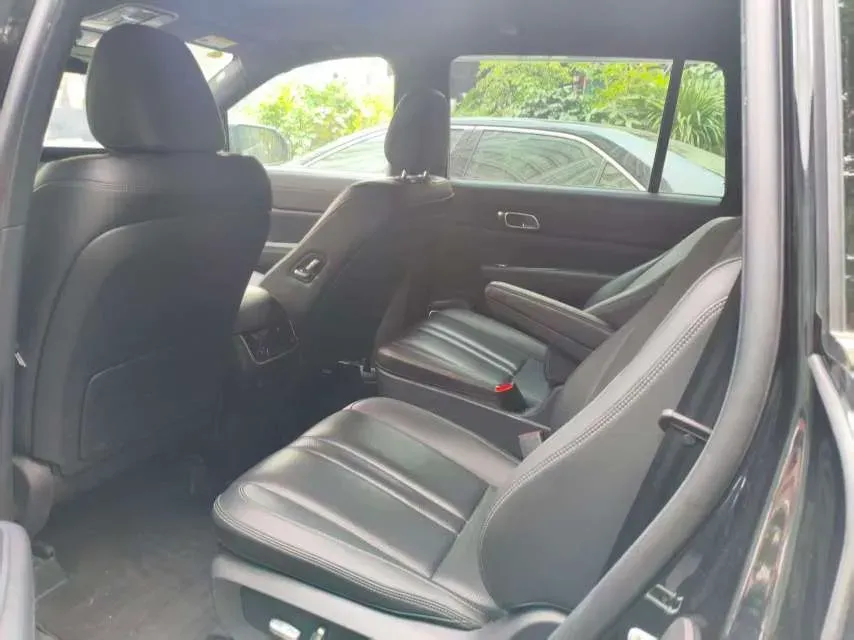 2020 Li ONE Range Extended 131HP REEV 40.5KWH,autocango,china used car exporter,china ev exporter,chinese used car exporter,chinese used ev exporter