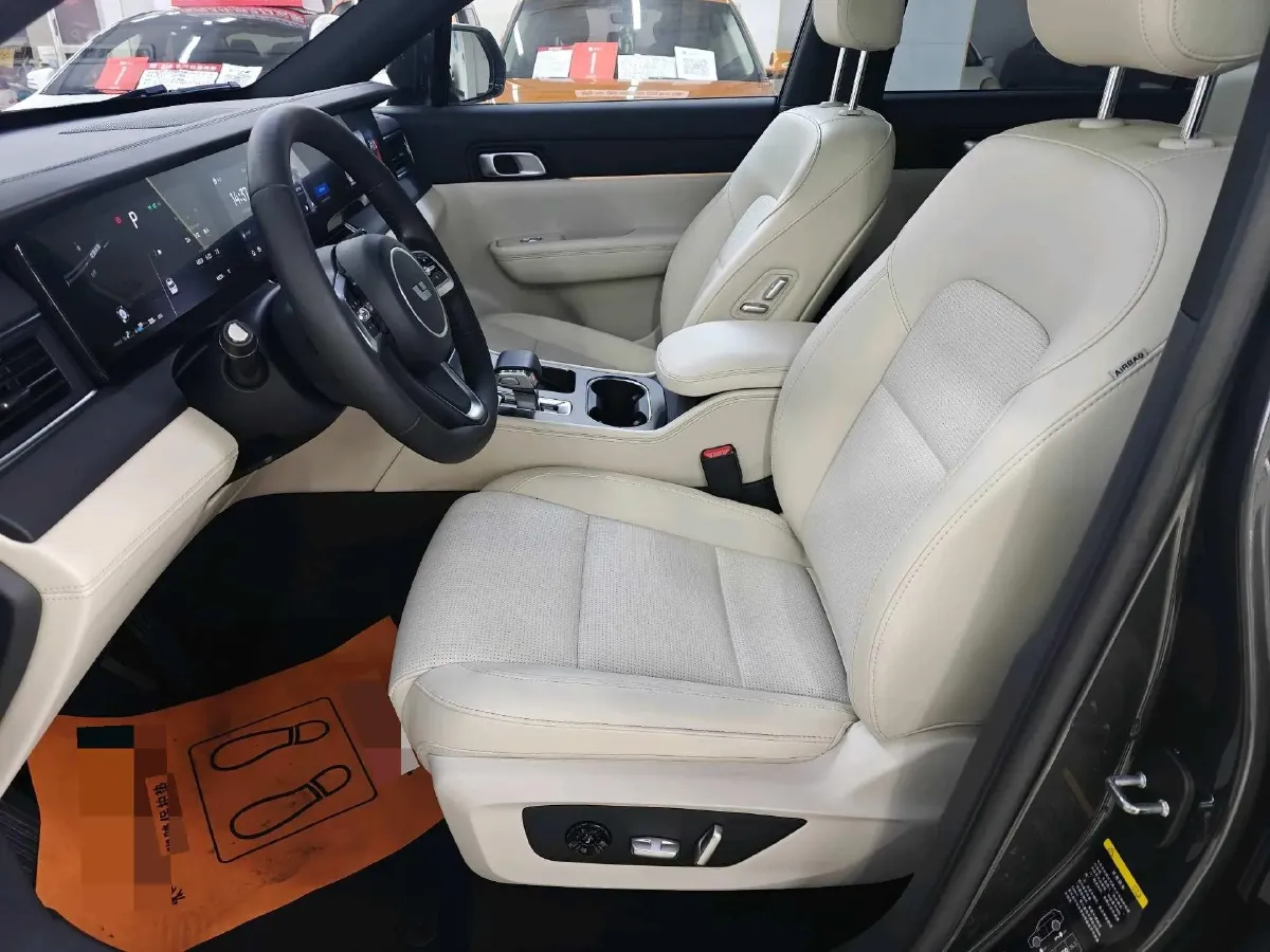 2021 Li ONE Range Extended 131HP REEV 40.5KWH,autocango,china used car exporter,china ev exporter,chinese used car exporter,chinese used ev exporter