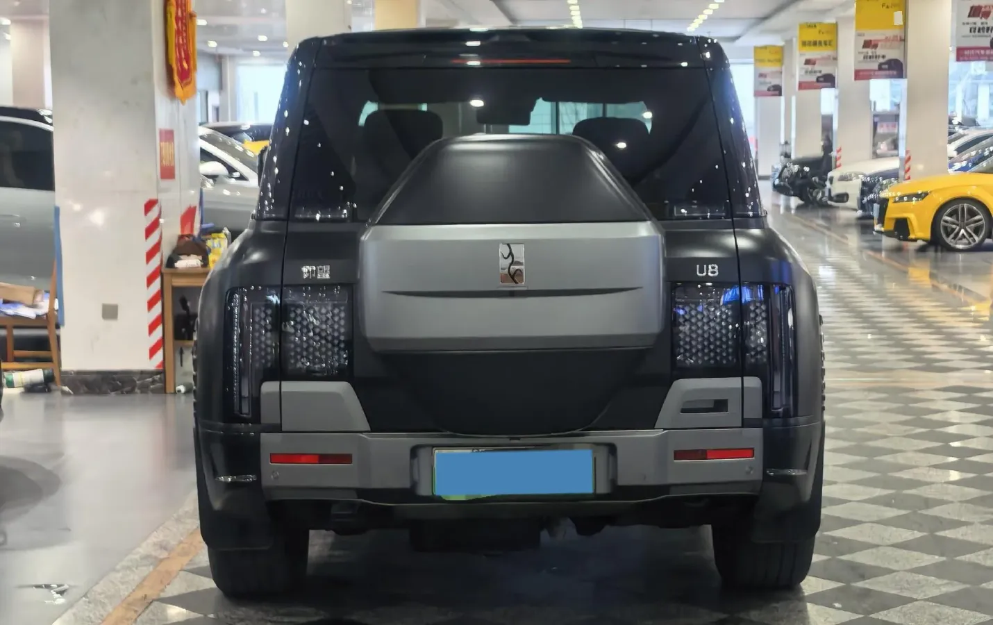 2023 YangWang U8 2.0T 272HP L4 REEV 49.05KWH,autocango,china used car exporter,china ev exporter,chinese used car exporter,chinese used ev exporter