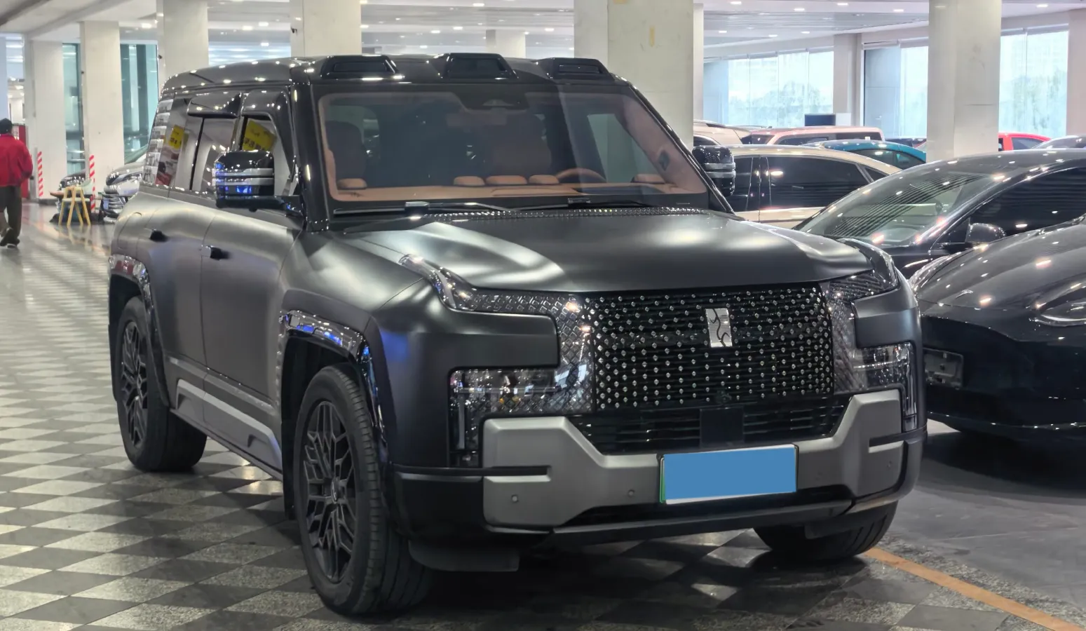 2023 YangWang U8 2.0T 272HP L4 REEV 49.05KWH,autocango,china used car exporter,china ev exporter,chinese used car exporter,chinese used ev exporter