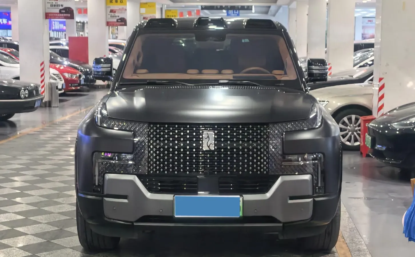2023 YangWang U8 2.0T 272HP L4 REEV 49.05KWH,autocango,china used car exporter,china ev exporter,chinese used car exporter,chinese used ev exporter