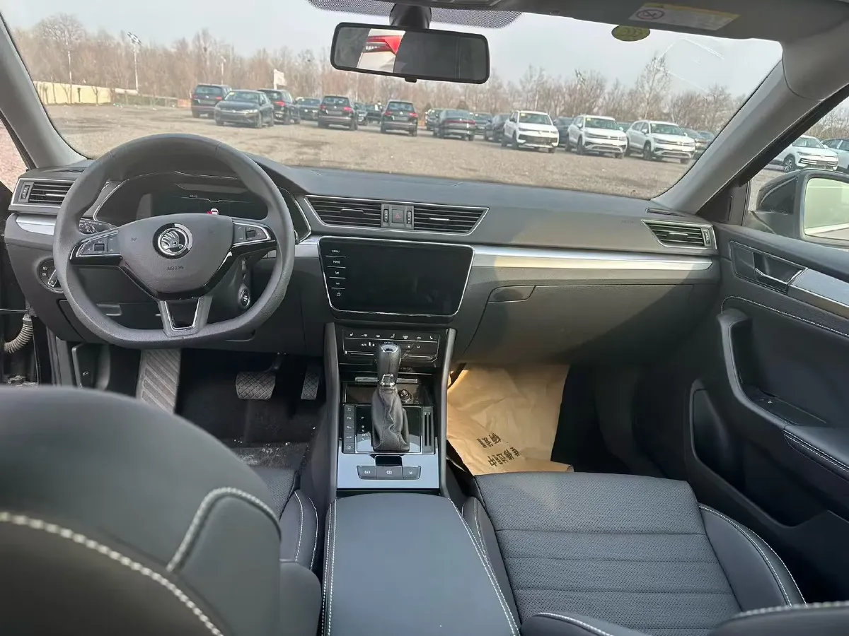 2024 Skoda Superb 1.4T 150HP L4 7DCT,autocango,china used car exporter,china ev exporter,chinese used car exporter,chinese used ev exporter