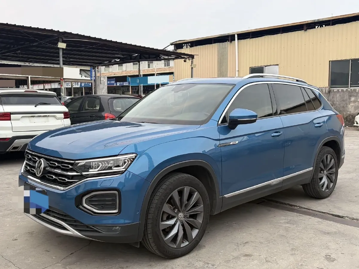 2019 Jeep Cherokee 2.0T 265HP L4 9AT,autocango,china used car exporter,china ev exporter,chinese used car exporter,chinese used ev exporter
