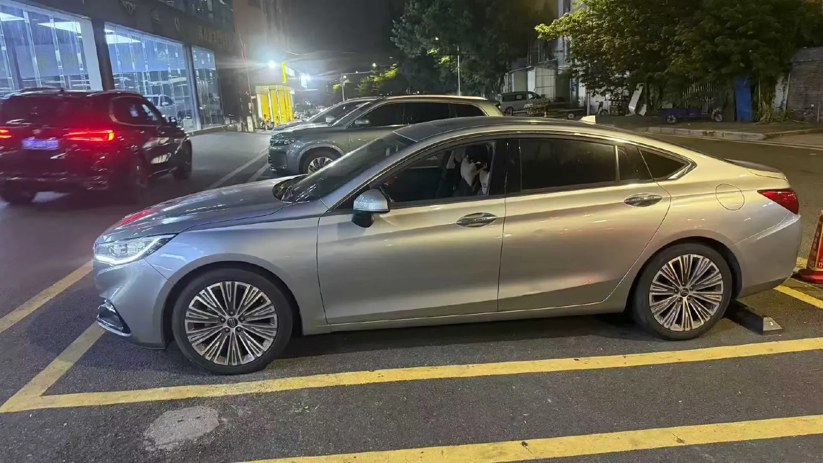 2022 HongQi H5 1.5T 169HP L4 7DCT,autocango,china used car exporter,china ev exporter,chinese used car exporter,chinese used ev exporter