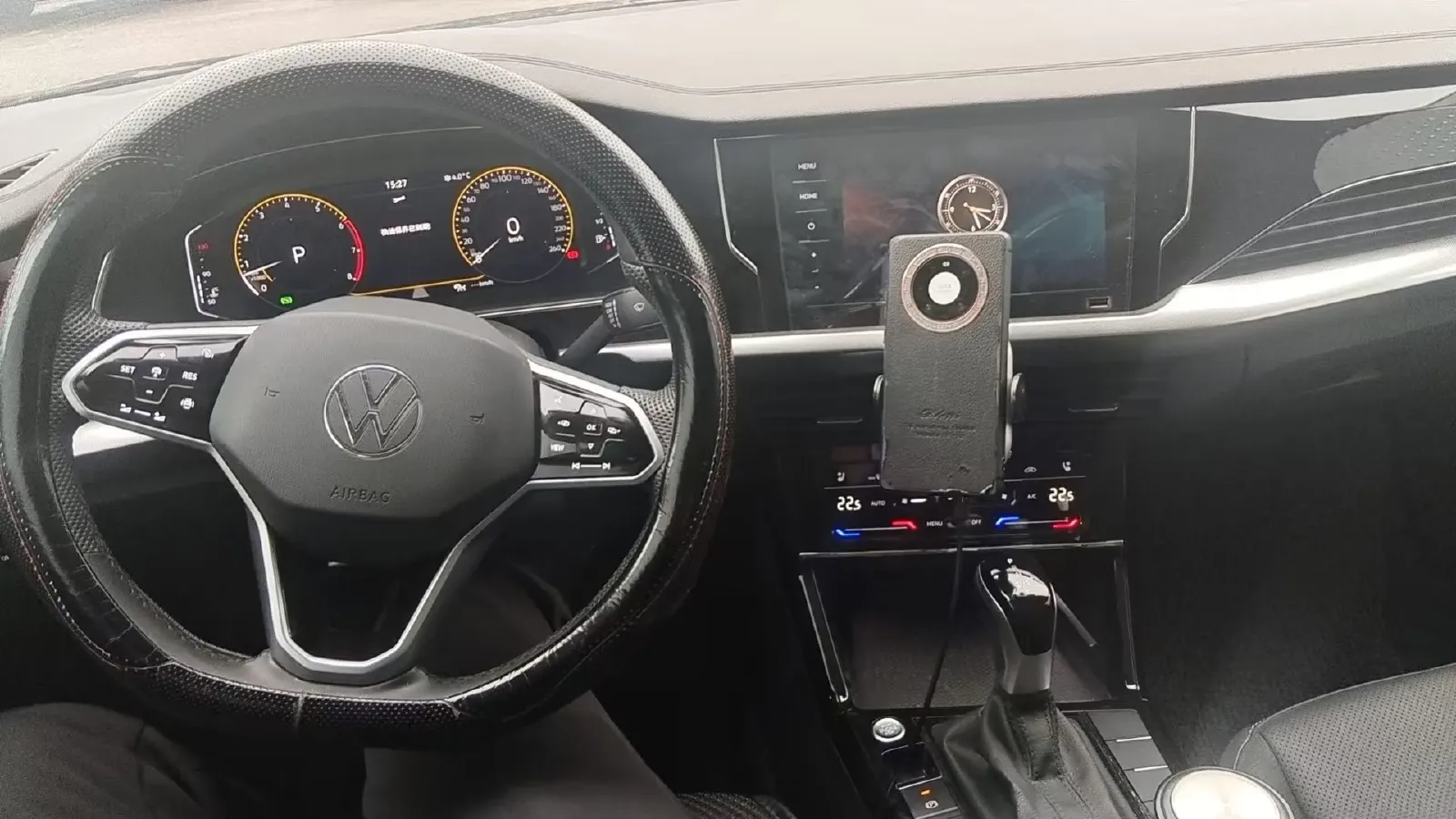 2024 Volkswagen Passat 2.0T 220HP L4 7DCT,autocango,china used car exporter,china ev exporter,chinese used car exporter,chinese used ev exporter