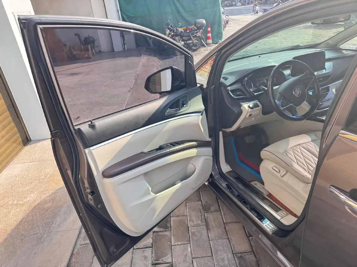 2021 Buick GL8 2.0T 237HP L4 9AT,autocango,china used car exporter,china ev exporter,chinese used car exporter,chinese used ev exporter
