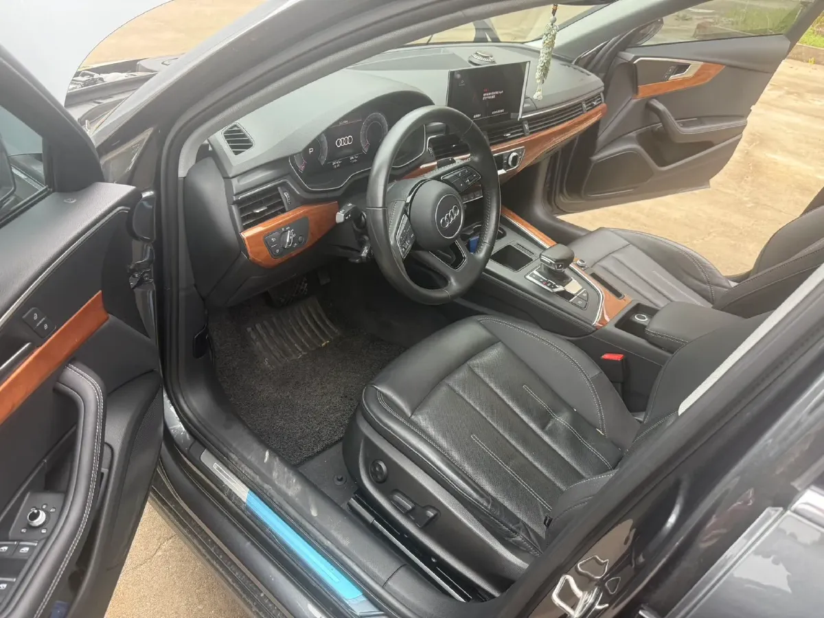 2020 Audi A4L 2.0T 190HP L4 7DCT,autocango,china used car exporter,china ev exporter,chinese used car exporter,chinese used ev exporter