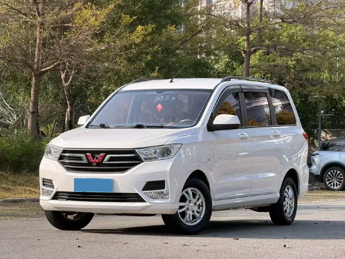 2018 WuLing HongGuang 1.5L 105HP L4 5MT,autocango,china used car exporter,china ev exporter,chinese used car exporter,chinese used ev exporter