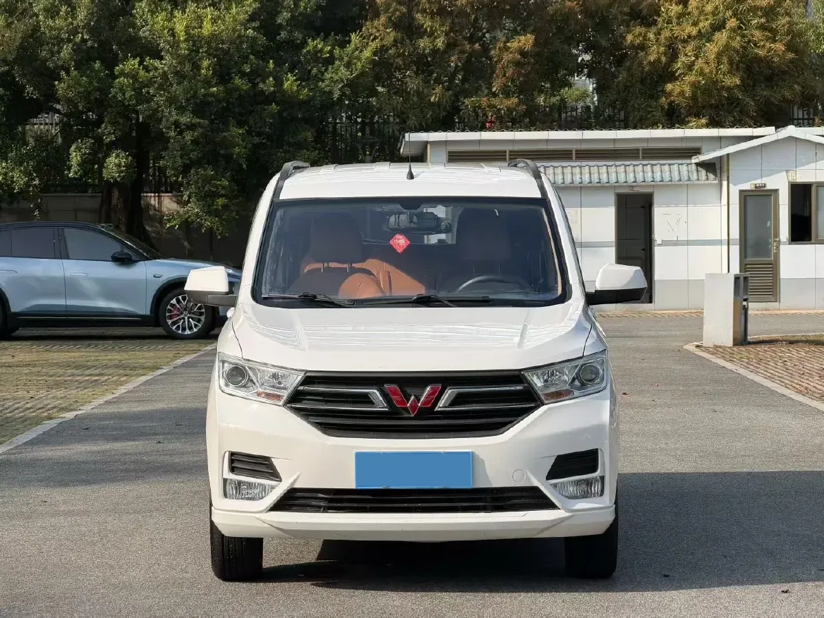 2018 WuLing HongGuang 1.5L 105HP L4 5MT,autocango,china used car exporter,china ev exporter,chinese used car exporter,chinese used ev exporter