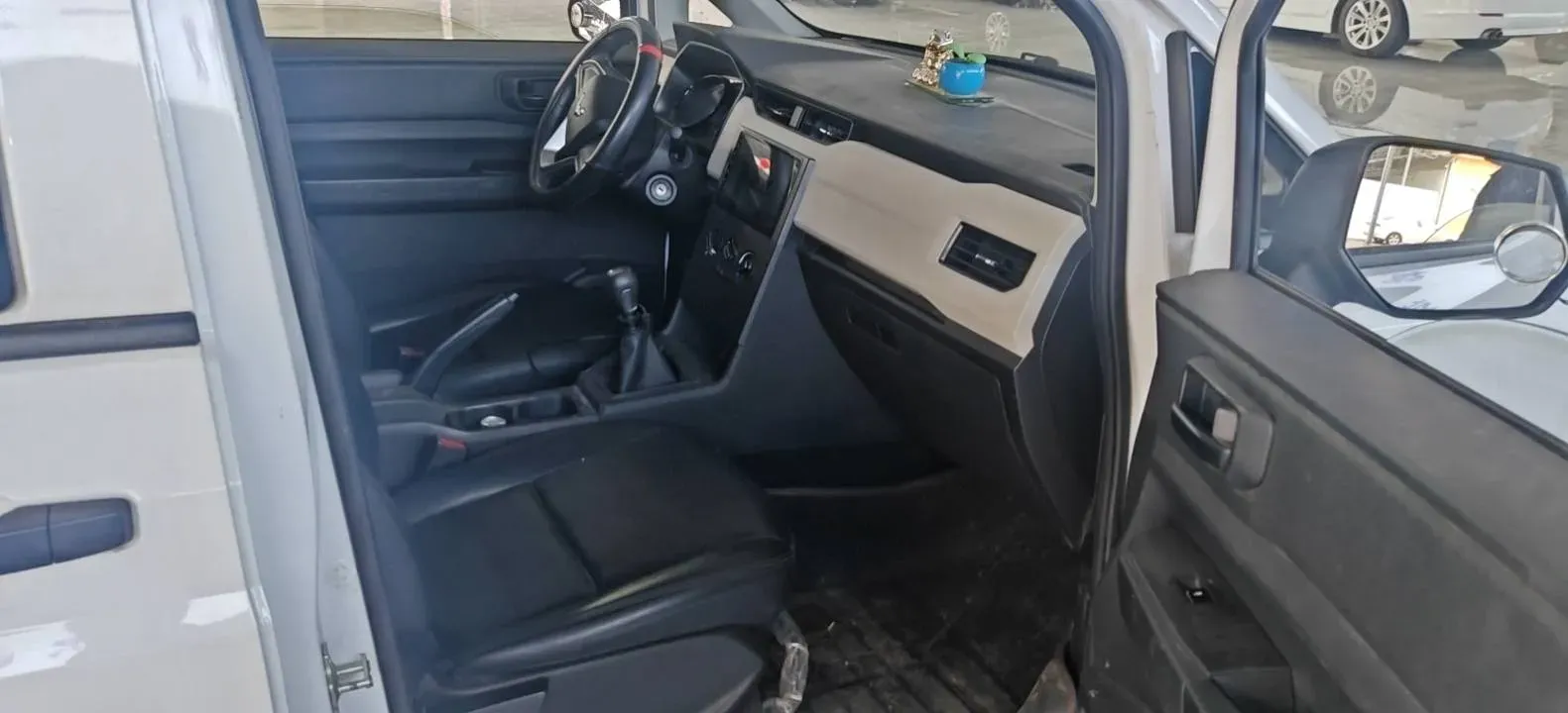 2021 WuLing ZhengChen 1.5T 147HP L4 6MT,autocango,china used car exporter,china ev exporter,chinese used car exporter,chinese used ev exporter