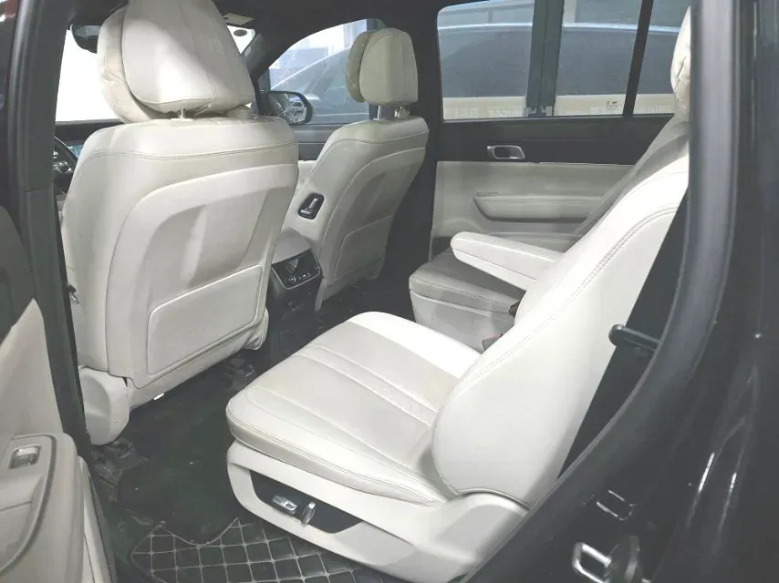 2020 Li ONE Range Extended 131HP REEV 40.5KWH,autocango,china used car exporter,china ev exporter,chinese used car exporter,chinese used ev exporter