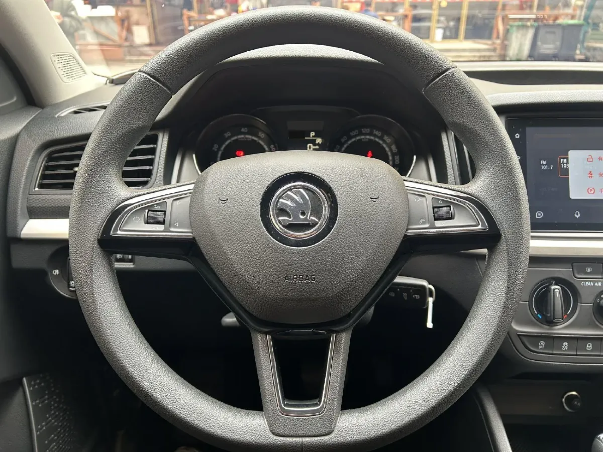 2024 Skoda Kamiq 1.5L 109HP L4 6AT,autocango,china used car exporter,china ev exporter,chinese used car exporter,chinese used ev exporter