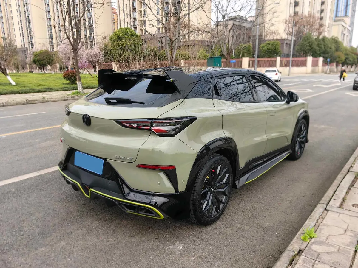 2022 ChangAn UNI-T 1.5T 188HP L4 7DCT,autocango,china used car exporter,china ev exporter,chinese used car exporter,chinese used ev exporter